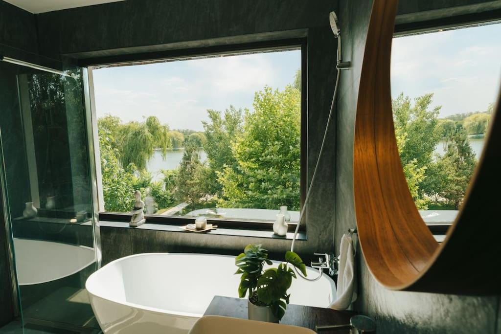Therme - Corbeanca By The Lake Luxury Villa 外观 照片