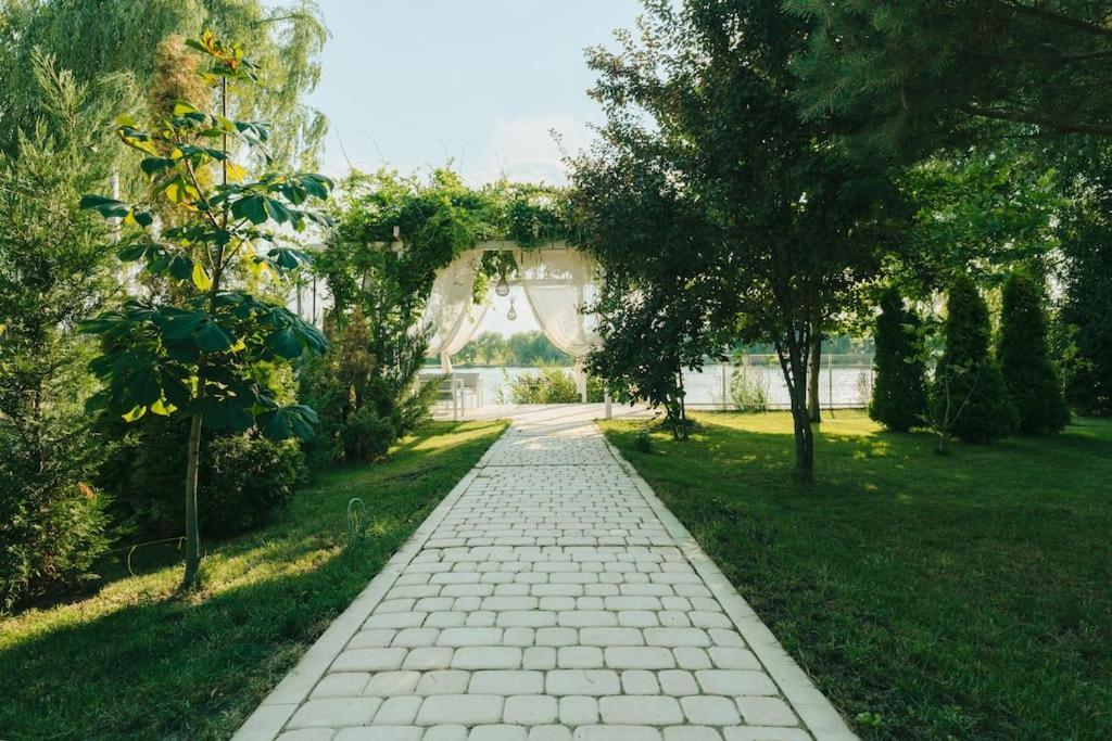 Therme - Corbeanca By The Lake Luxury Villa 外观 照片